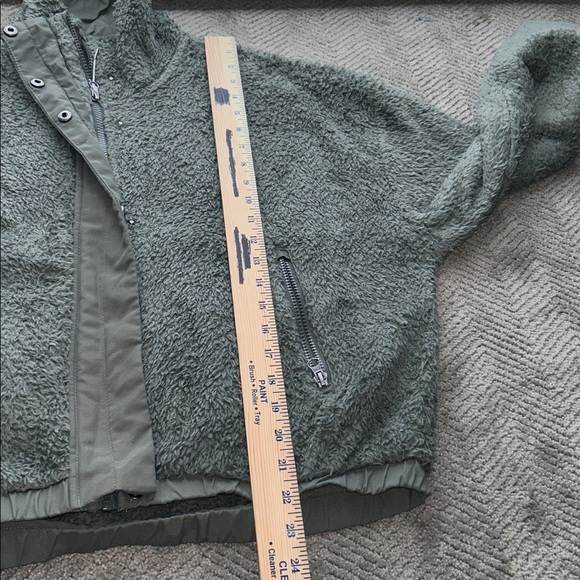 Vuori Women's Cozy Sherpa Jacket Green Fleece Jacket Olive Green Size Large - Picture 10 of 13